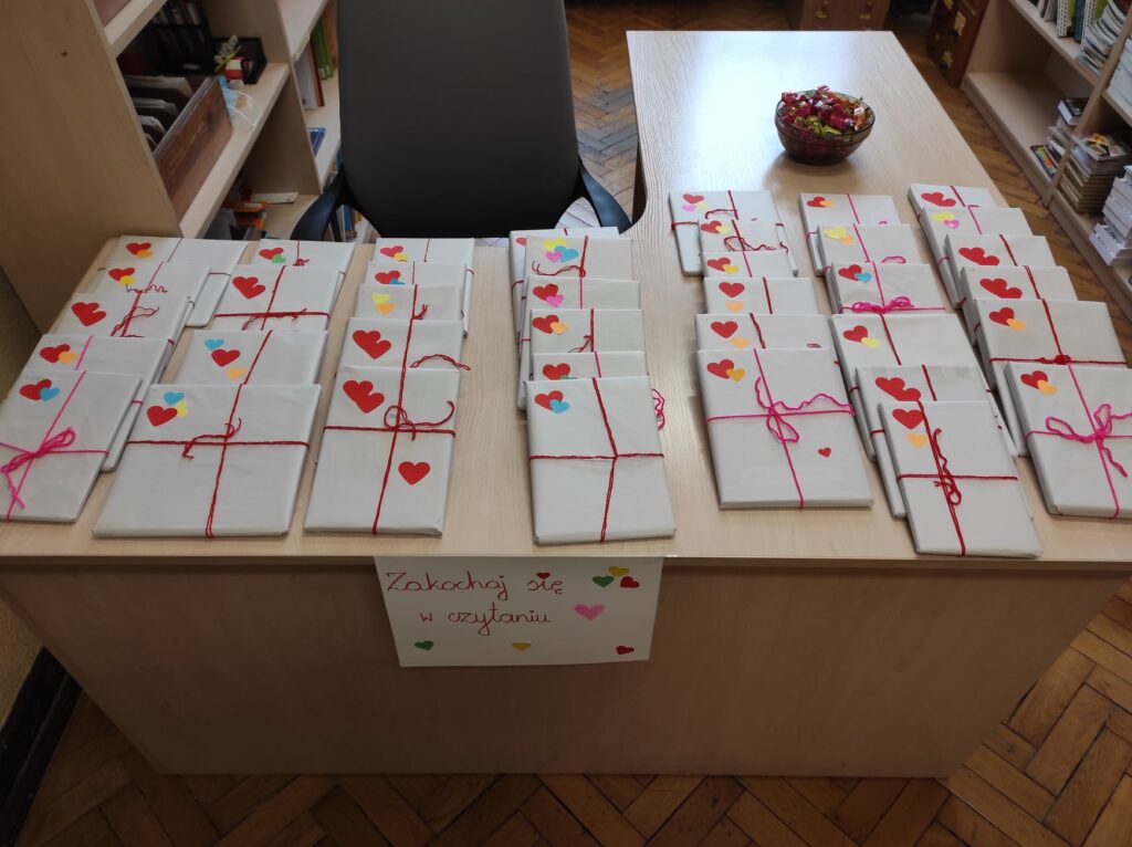 Pomysły na akcje biblioteczne zakochaj się w czytaniu